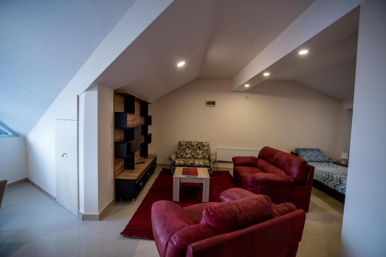 City Center Apartments Pirot Exterior foto